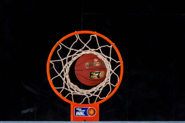 何脱颖而出 何脱颖而出